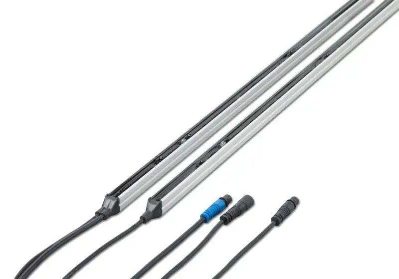 Lichtgitter und Lichtschranke an einem Industrietor zur sicheren Absicherung bei Staplerverkehr und automatischem Torlauf